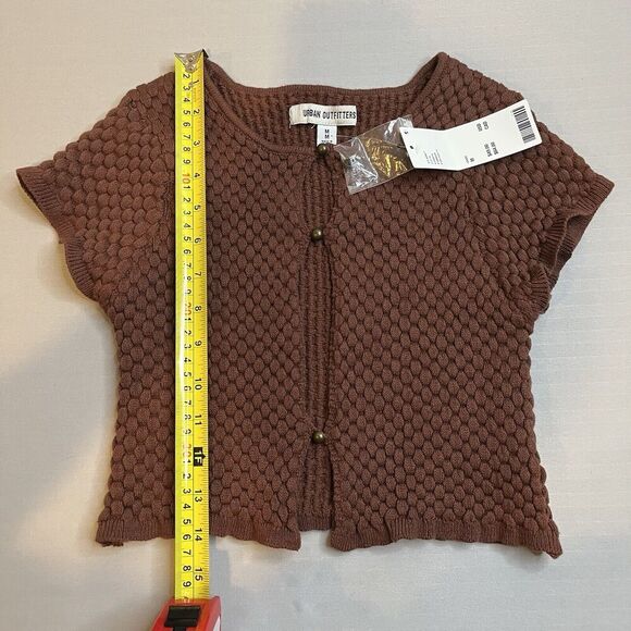 Urban Outfitters Medium Keyhole Bubble Sweater Top Cropped Button Up Brown - Picture 7 of 10